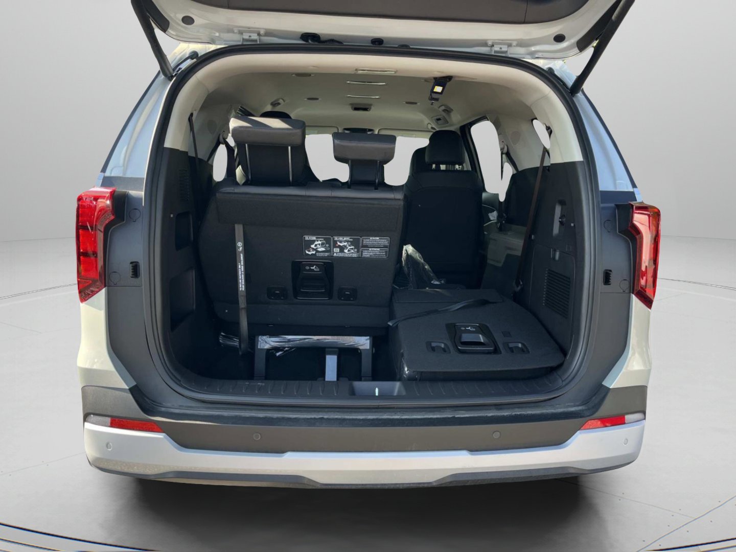 New 2026 Ivory Silver Kia EX image 34