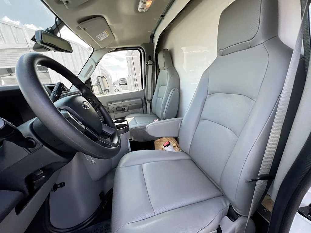 New 2027 Oxford White Ford Base image 18
