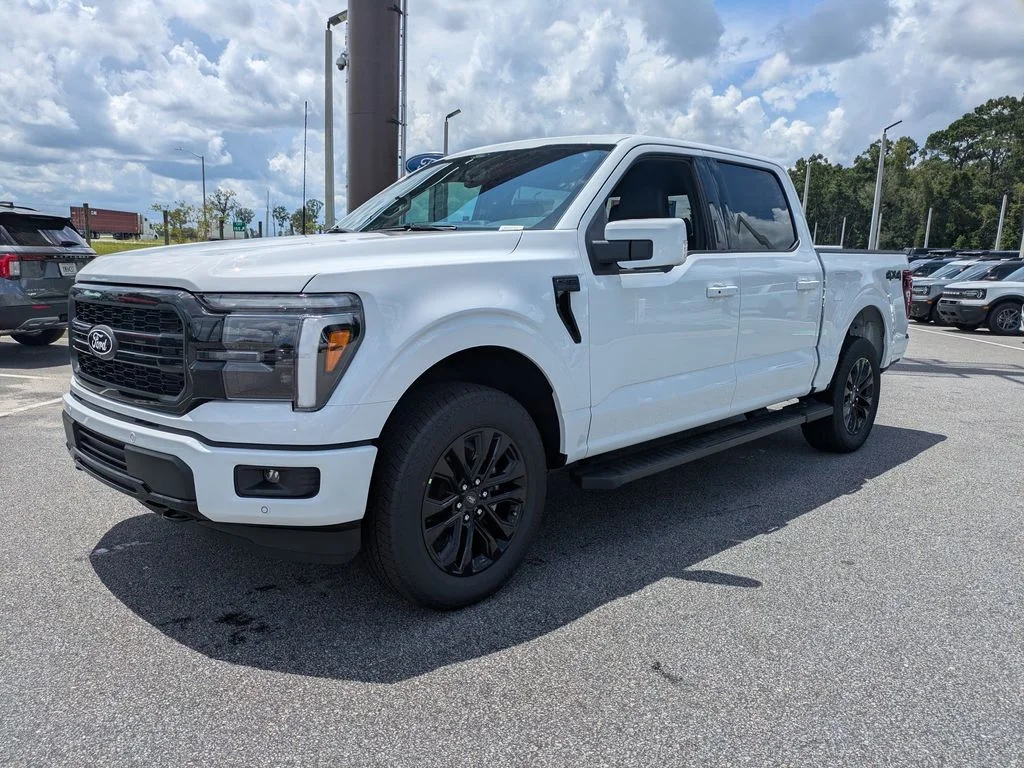 New 2026 Oxford White Ford Lariat image 8
