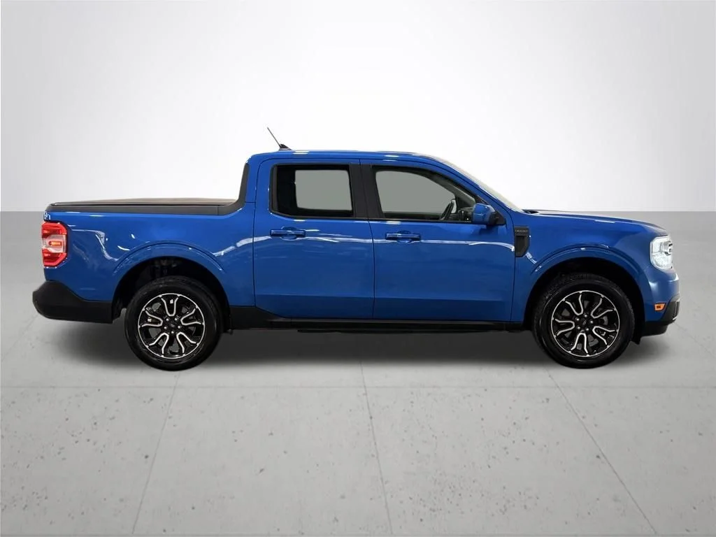 Used 2022 Blue Ford Lariat image 9