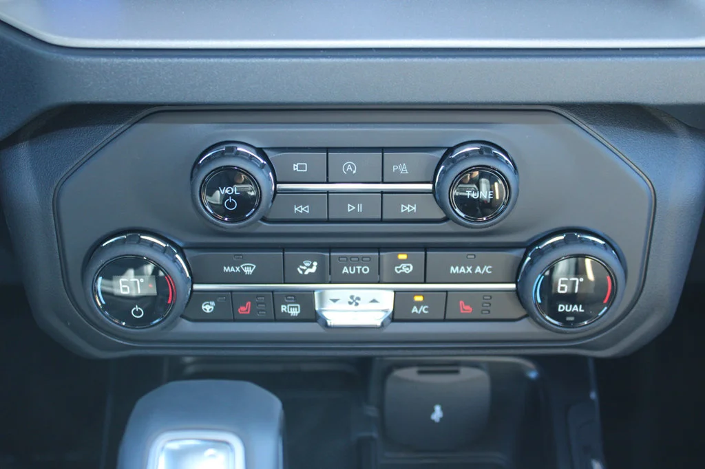 New 2026 Avalanche Gray Ford Outer Banks® image 30
