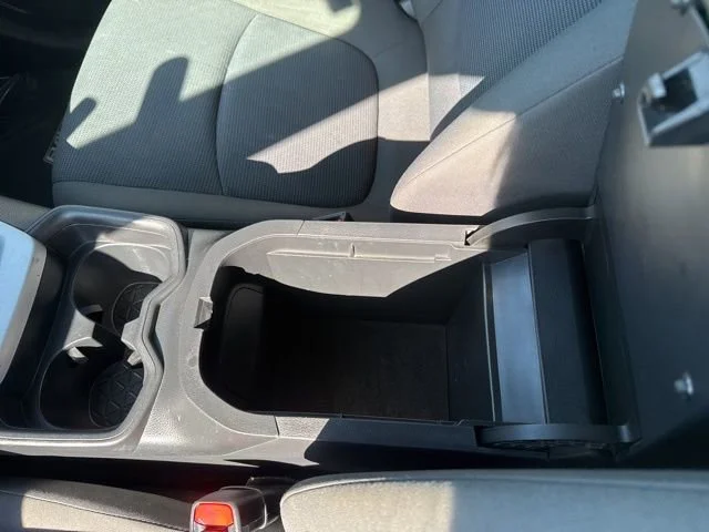 2019 Toyota RAV4 LE - Photo 28