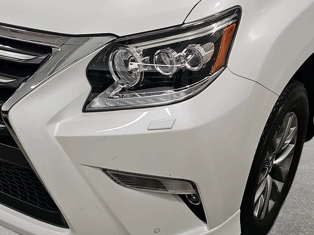 Used 2017 White Lexus 460 Luxury image 33