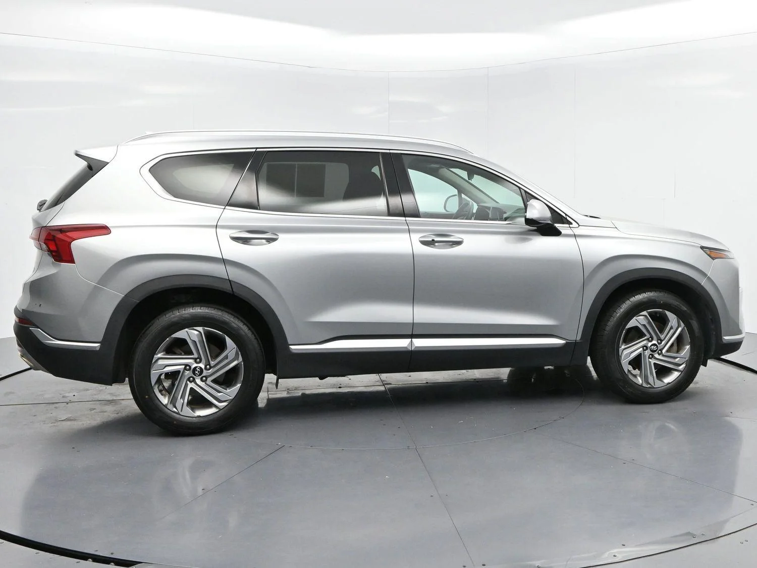 Used 2021 Shimmering Silver Hyundai SEL image 8