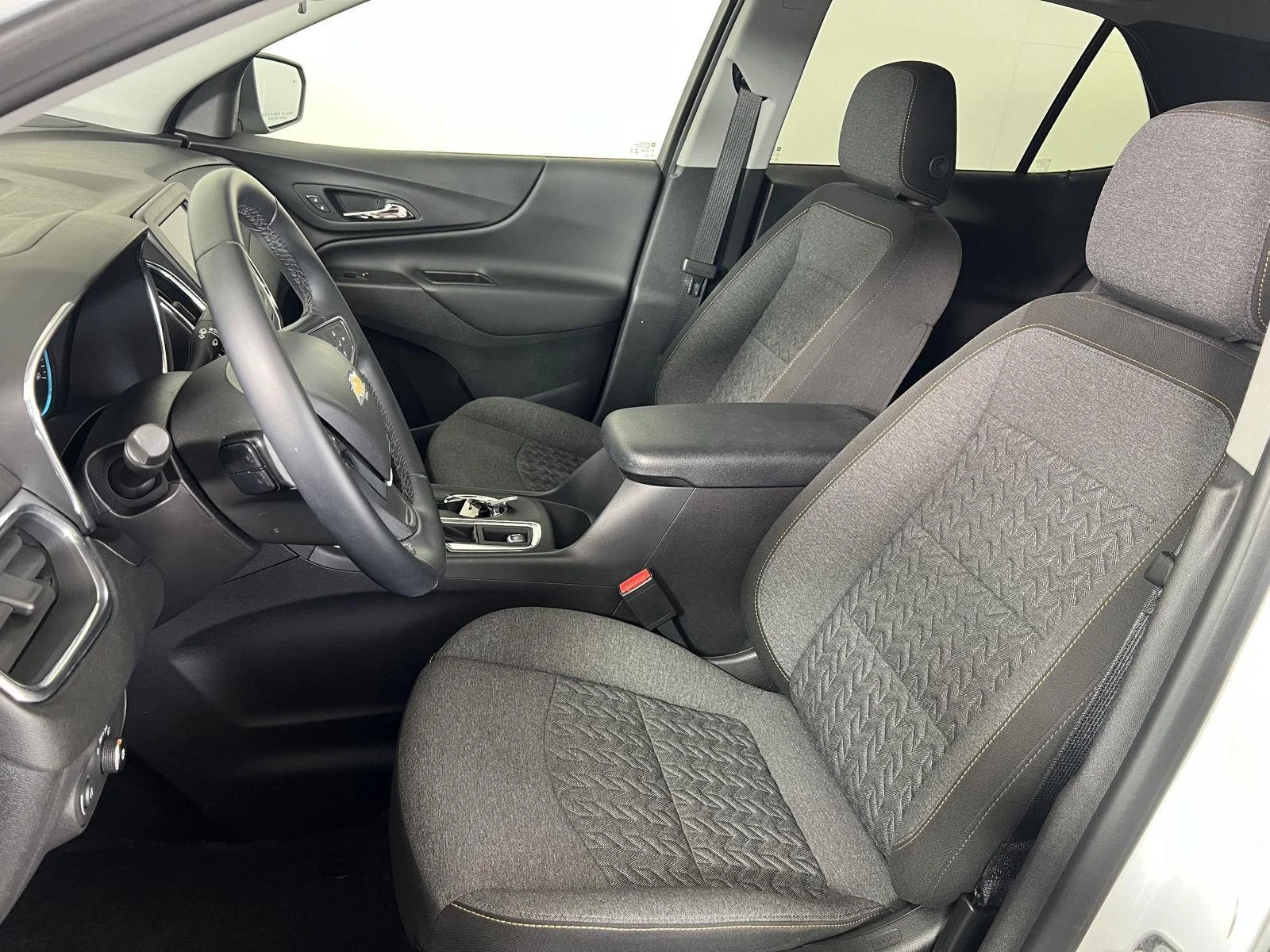 Used 2024 Summit White Chevrolet LT image 6