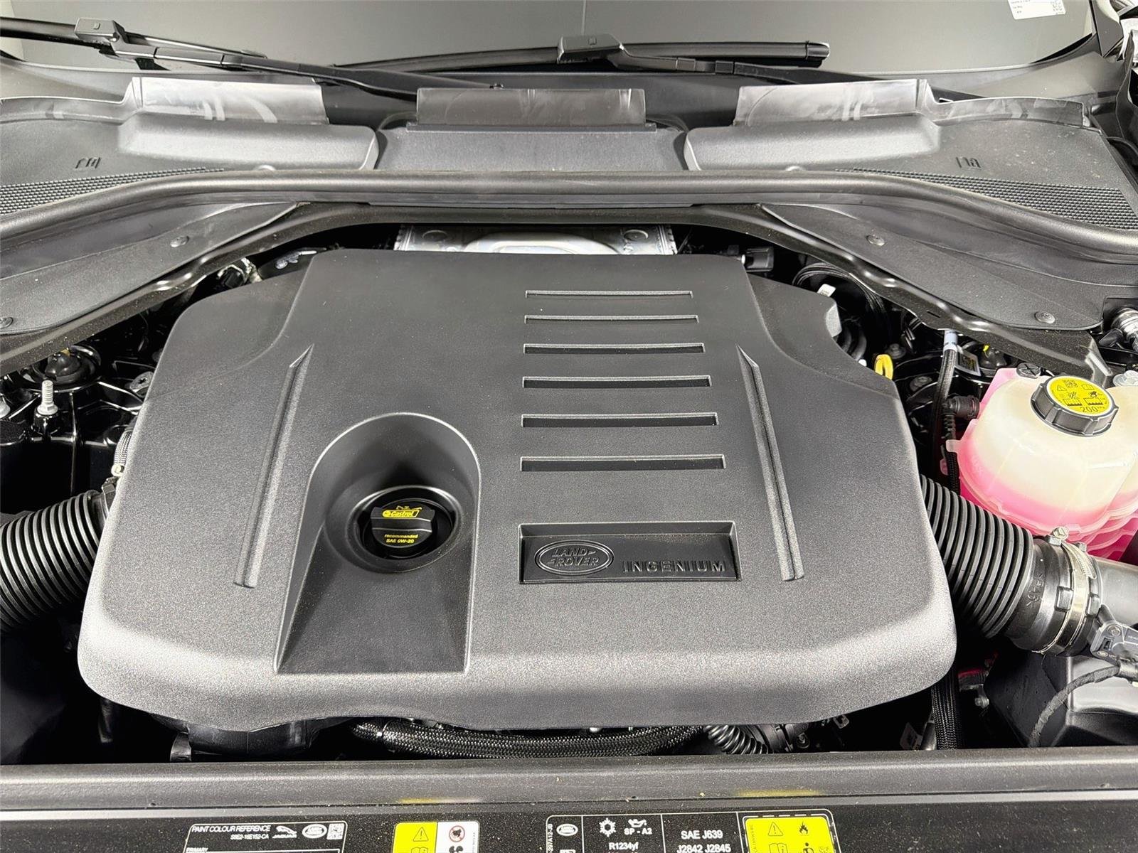 New 2026 Fuji White Land Rover SE image 31
