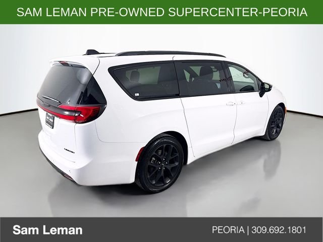 Used 2025 White Chrysler Limited image 7