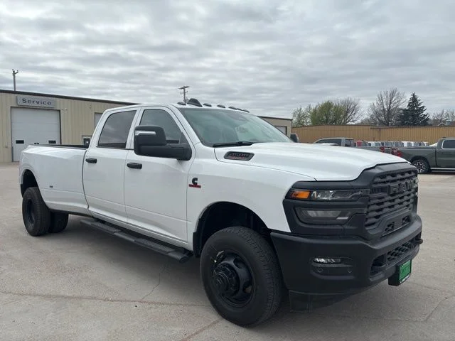 New 2026 Bright White Clear-Coat Exterior Paint RAM Tradesman image 4