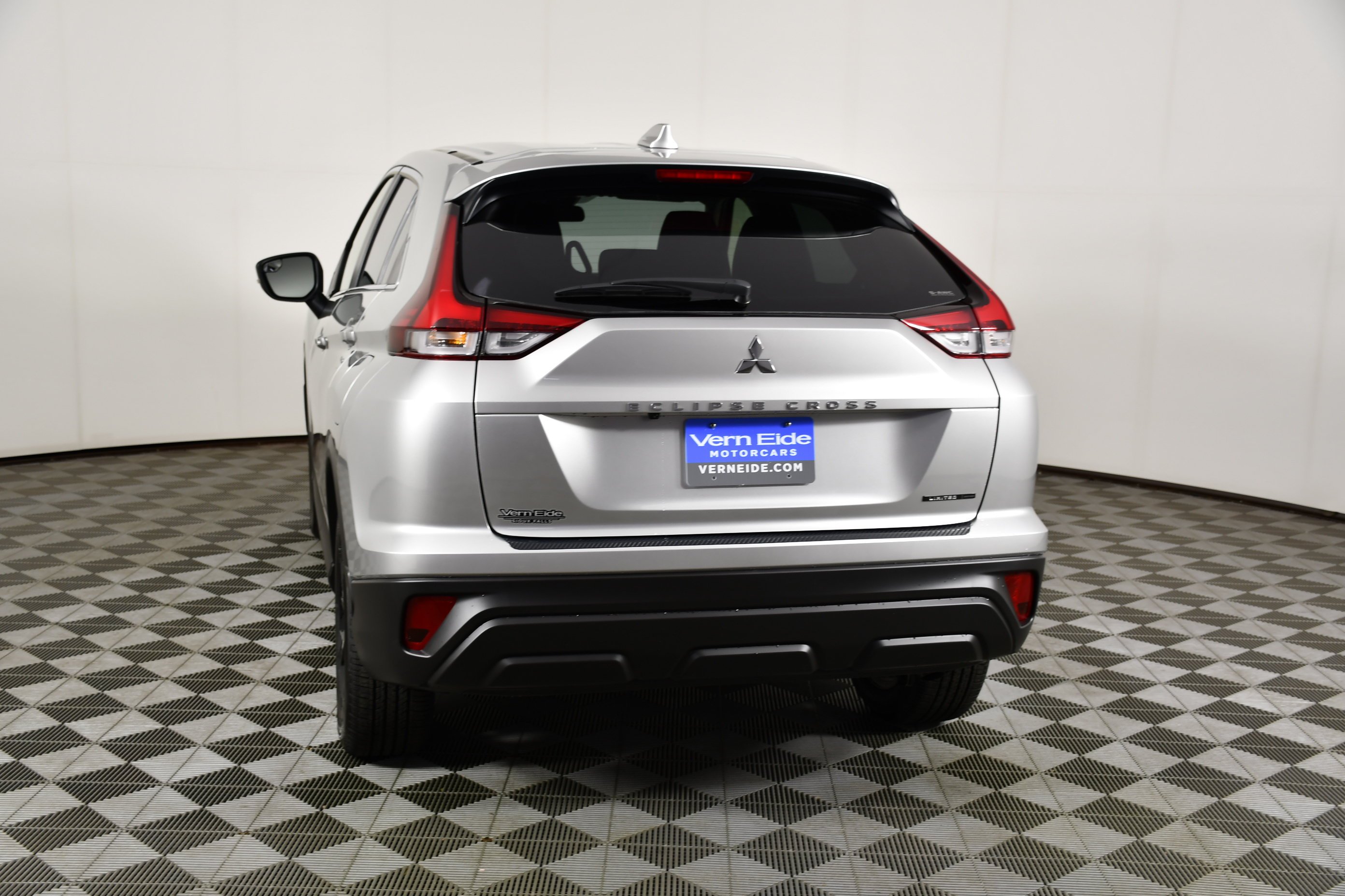 New 2026 Alloy Silver Metallic Mitsubishi LE 1.5T S-AWC image 7