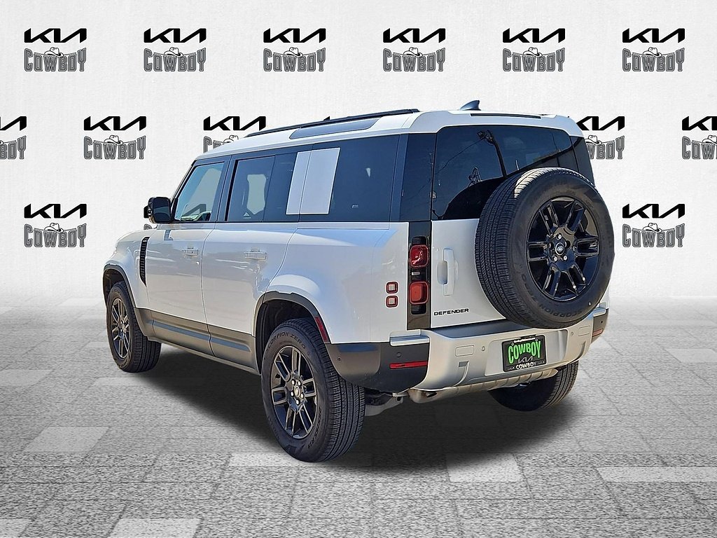 Used 2025  Land Rover 110 P300 S image 5