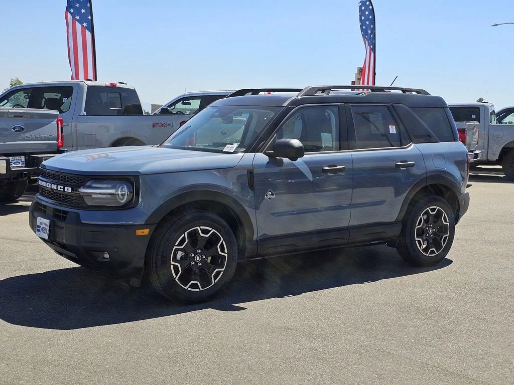 New 2026 Azure Gray Metallic Tri-Coat Ford Outer Banks® image 4