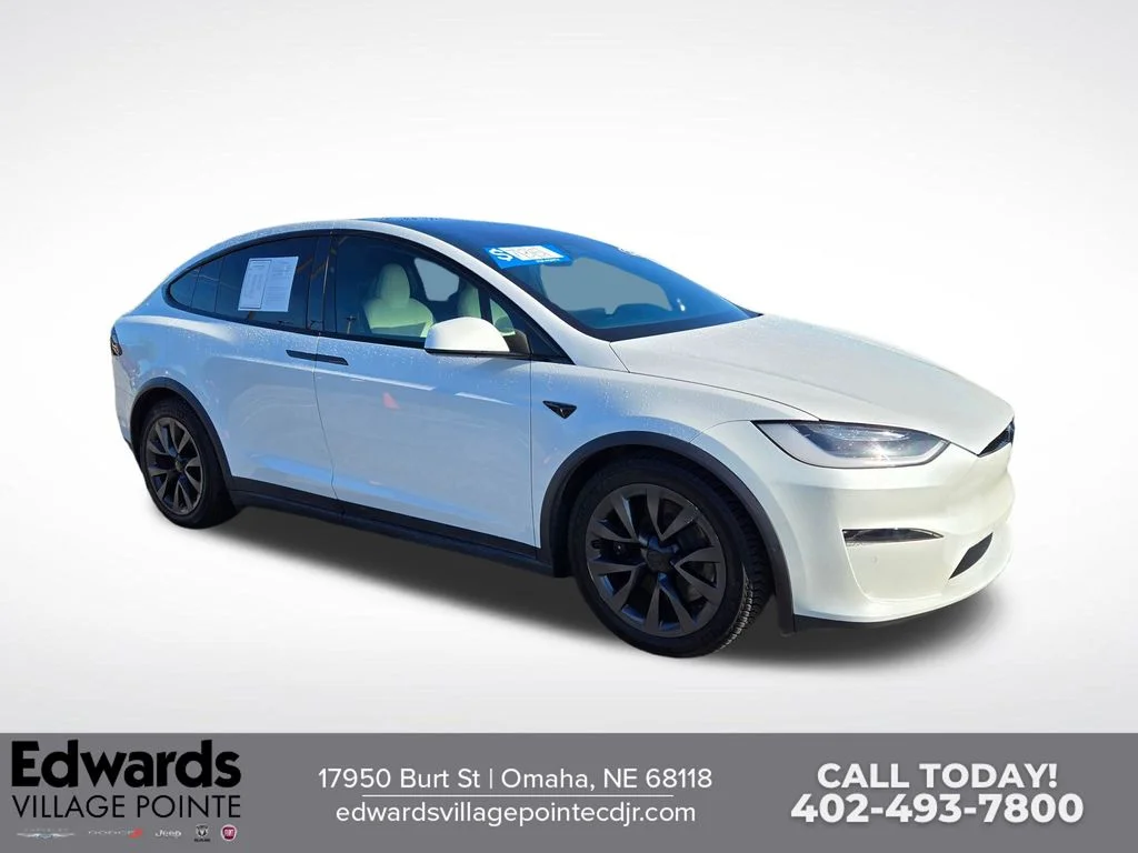 2022 Tesla Model X Long Range's photo