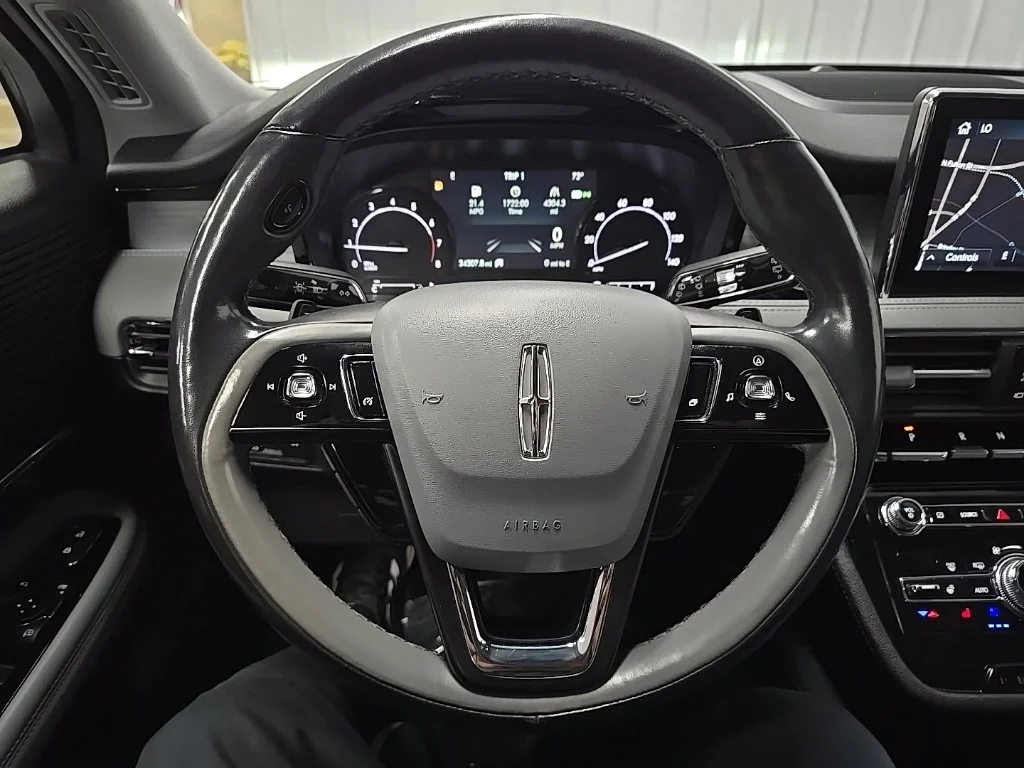Used 2022 Blue Lincoln Standard image 19