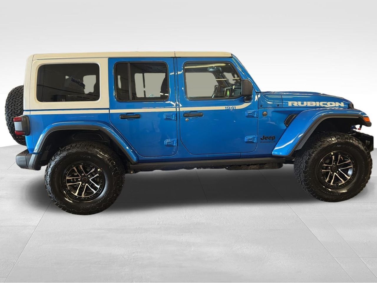 New 2026 Hydro Blue Pearl-Coat Exterior Paint Jeep Rubicon X image 7