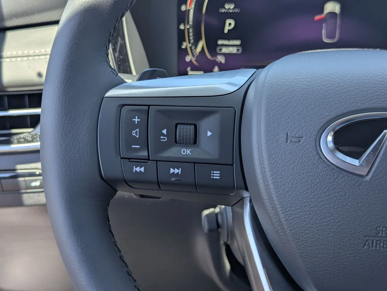 New 2027 HARBOR GRAY INFINITI Sport AWD image 17