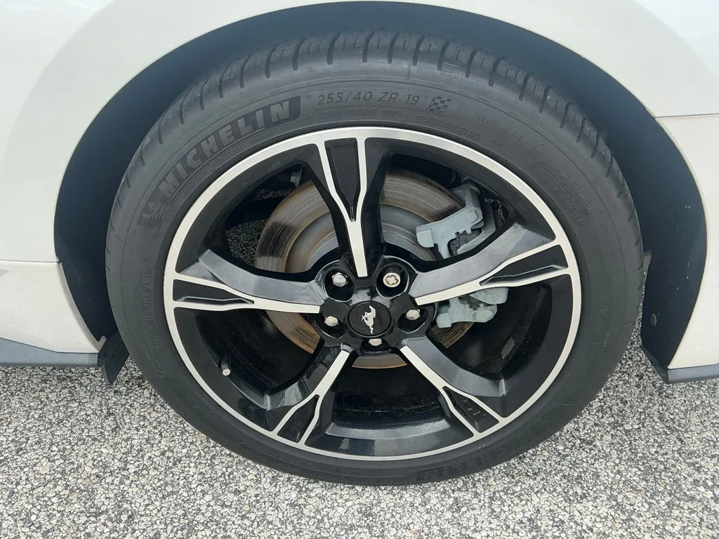 Used 2017 White Ford GT Premium image 30