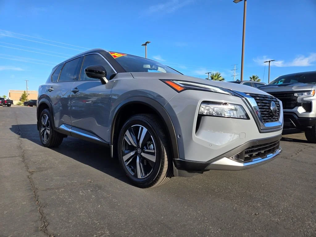 Used 2021 Boulder Gray Pear Nissan Platinum image 1