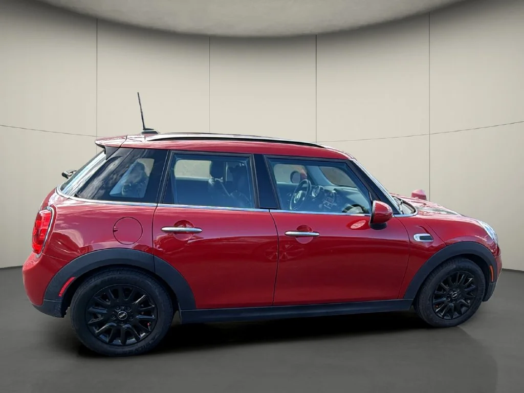 Used 2015 Red MINI Base image 7