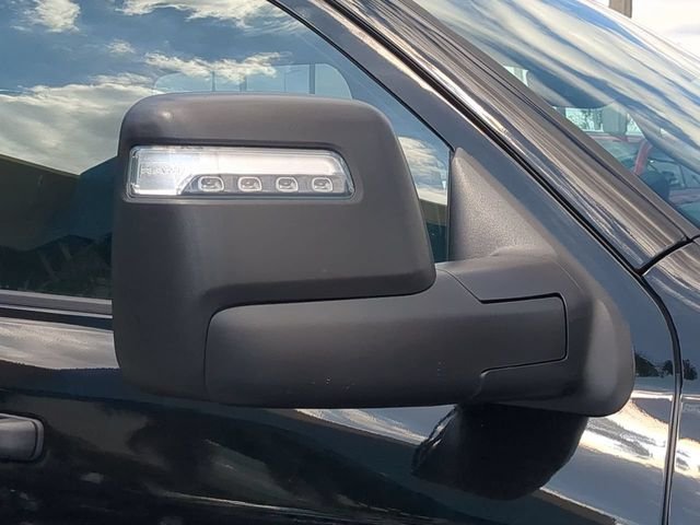 New 2026 Diamond Black Crystal Pearl-Coat Exterior Paint RAM Tradesman image 12