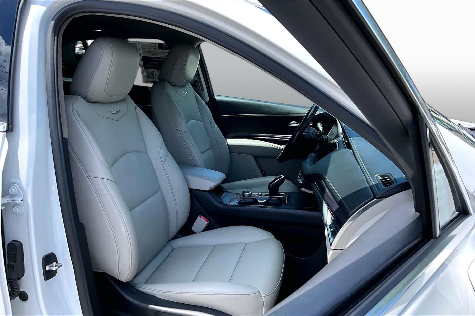 Used 2023 Crystal White Tricoat Cadillac FWD Luxury image 9