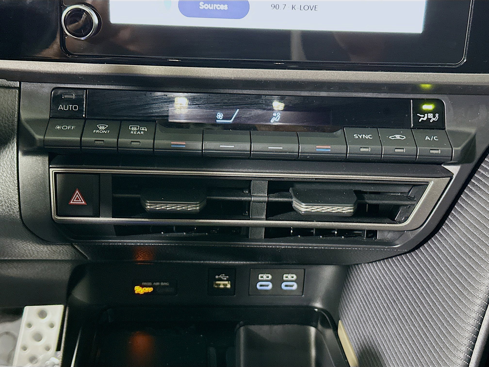 Certified Used 2025 Ice Toyota SE image 23