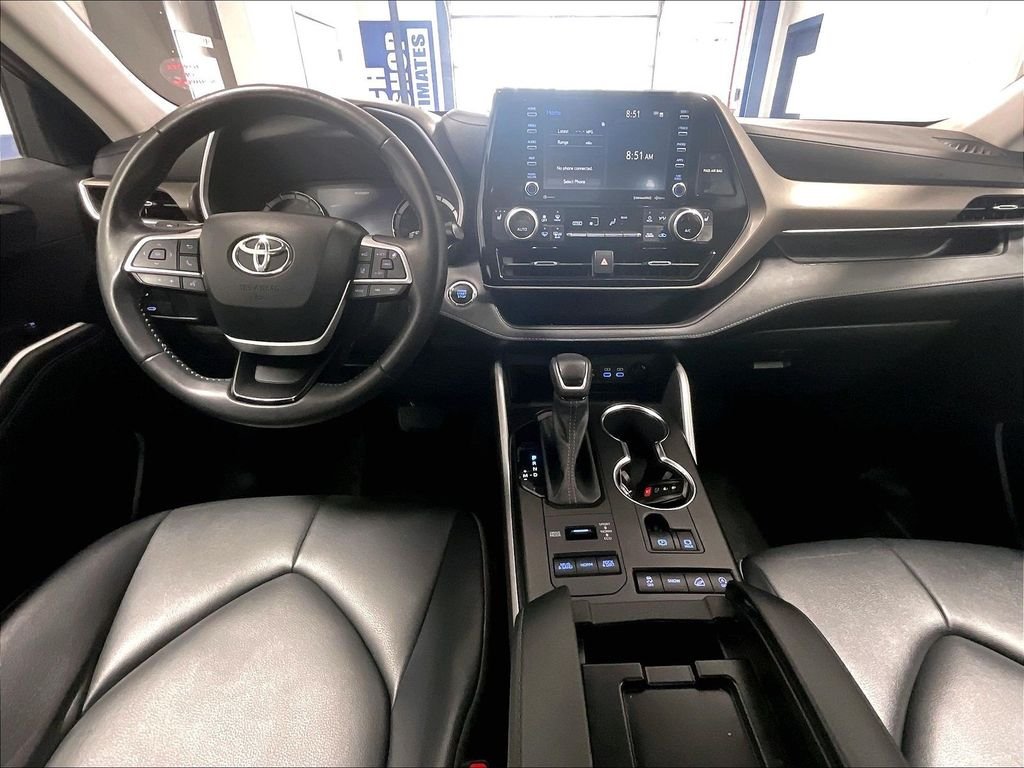 Used 2022 Red Toyota XLE image 21