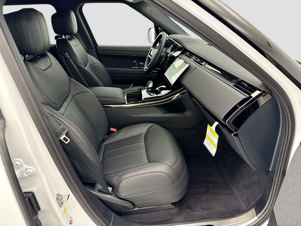 New 2026 Fuji White Land Rover Dynamic SE image 19