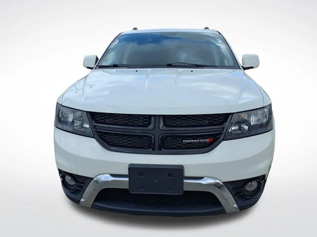 Used 2017 White Dodge Crossroad image 13