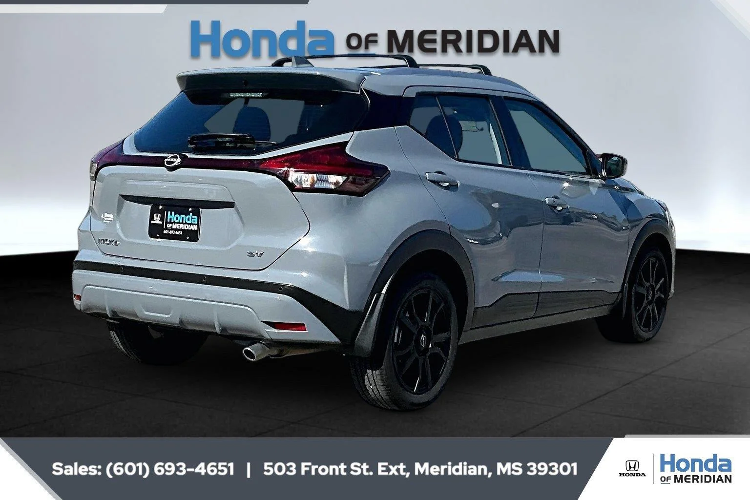 Used 2024 Boulder Gray Pearl Nissan SV image 11