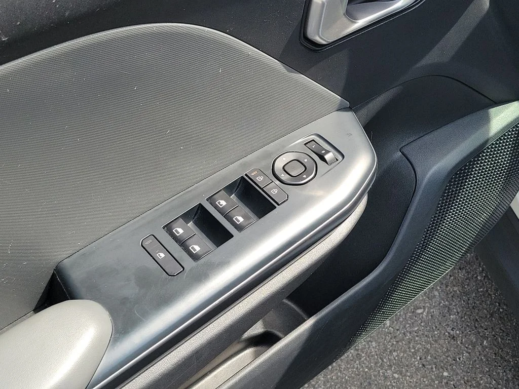 2025 Kia K4 LXS - Photo 20