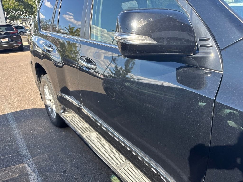 Used 2014 Black Lexus 460 image 10