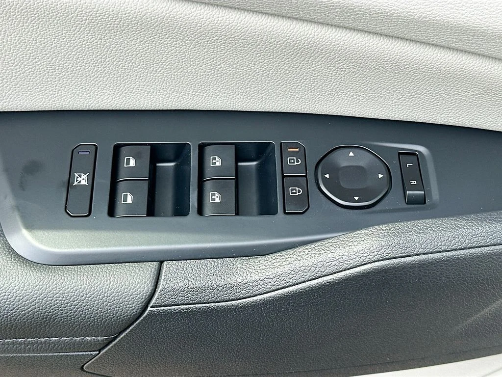 New 2026 Ebony Black Kia EX image 17