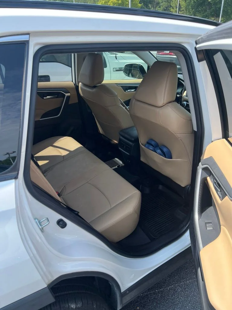 Used 2019 White Toyota XLE Premium image 8