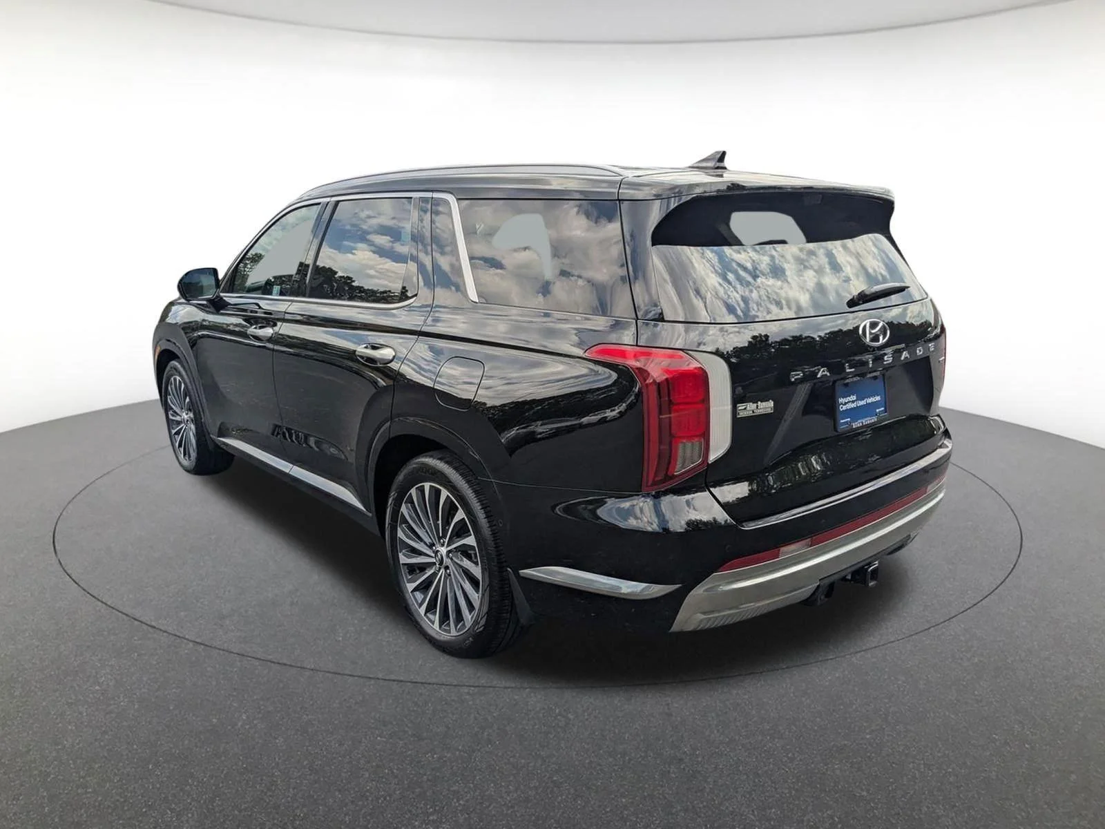 Used 2025 Abyss Black Pearl Hyundai Calligraphy image 7
