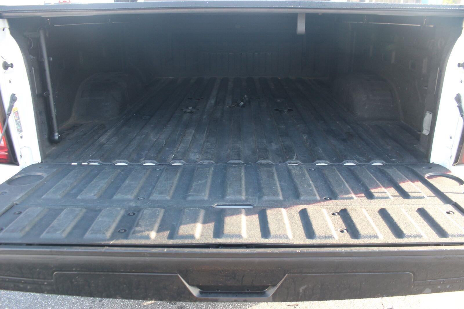 Used 2022 SUMMIT WHITE GMC Denali image 12