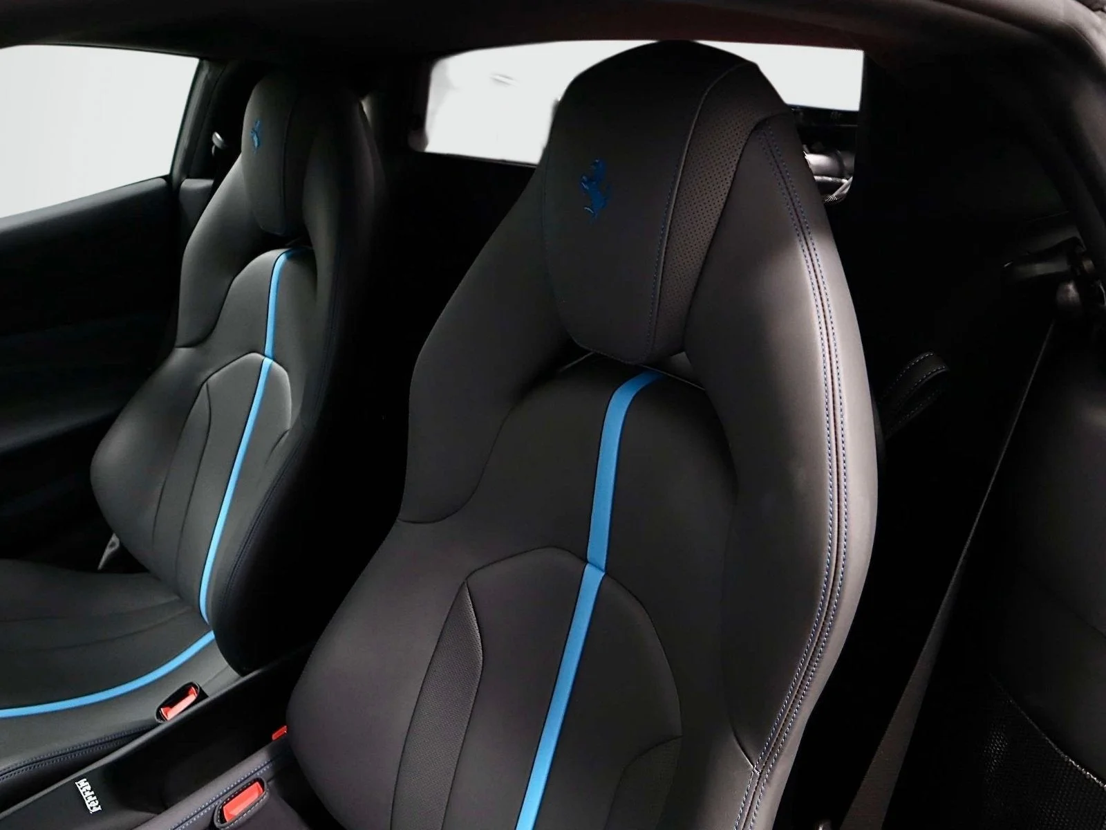 Certified Used 2022 Blu Corsa Ferrari  image 22