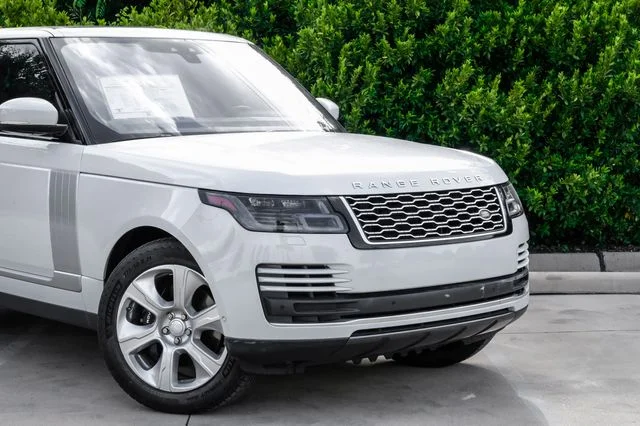 Used 2019 White Land Rover 5.0L V8 Supercharged image 9
