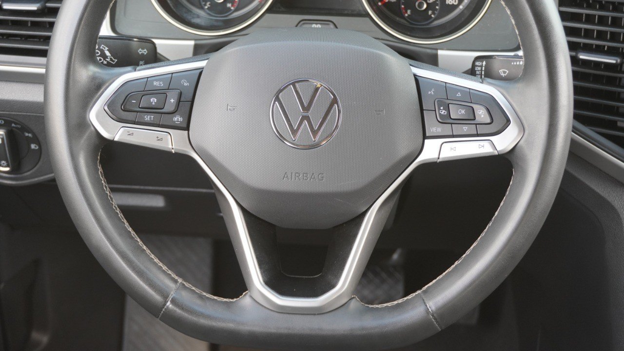 Used 2021 White Volkswagen 2.0T SE w/Technology image 28
