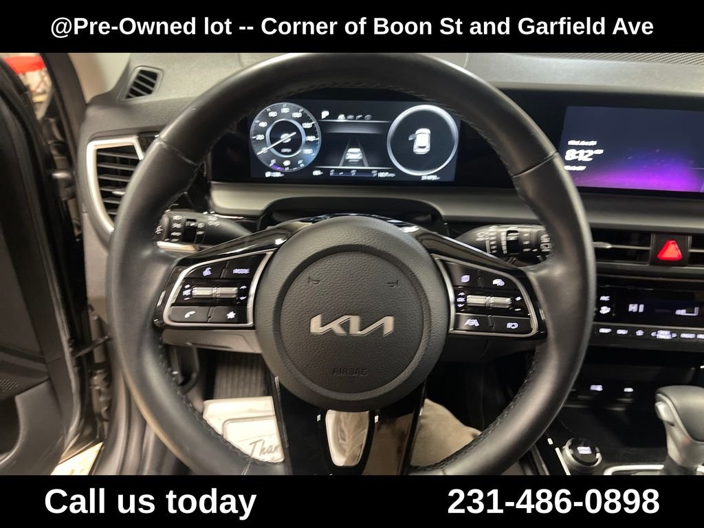 Used 2024 Gray Kia X-Line image 20