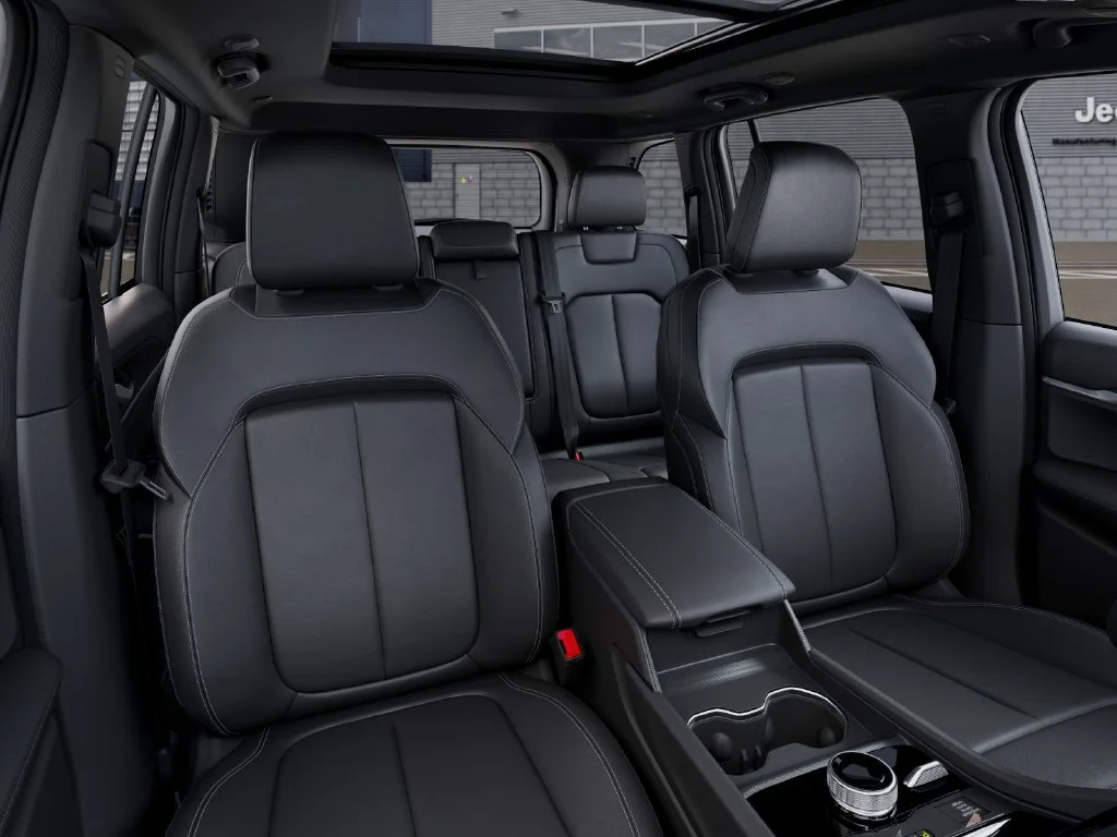 Used 2025 White Jeep Limited image 17