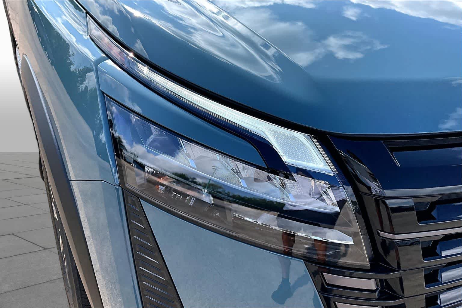 New 2026 Baltic Teal Pearl Nissan Platinum image 18