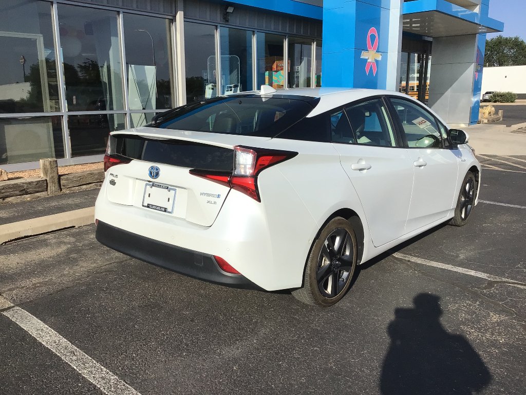 Used 2022 White Toyota L Eco image 5