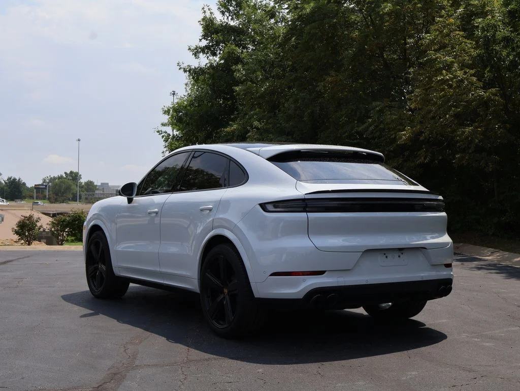 Certified Used 2025 Carrara White Metallic Porsche  image 3