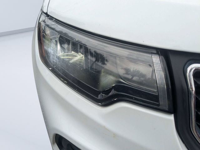 Used 2024 White Jeep Latitude image 10