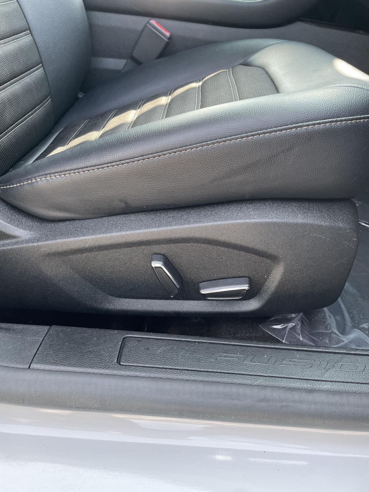 Used 2018 Oxford White Ford SE image 28