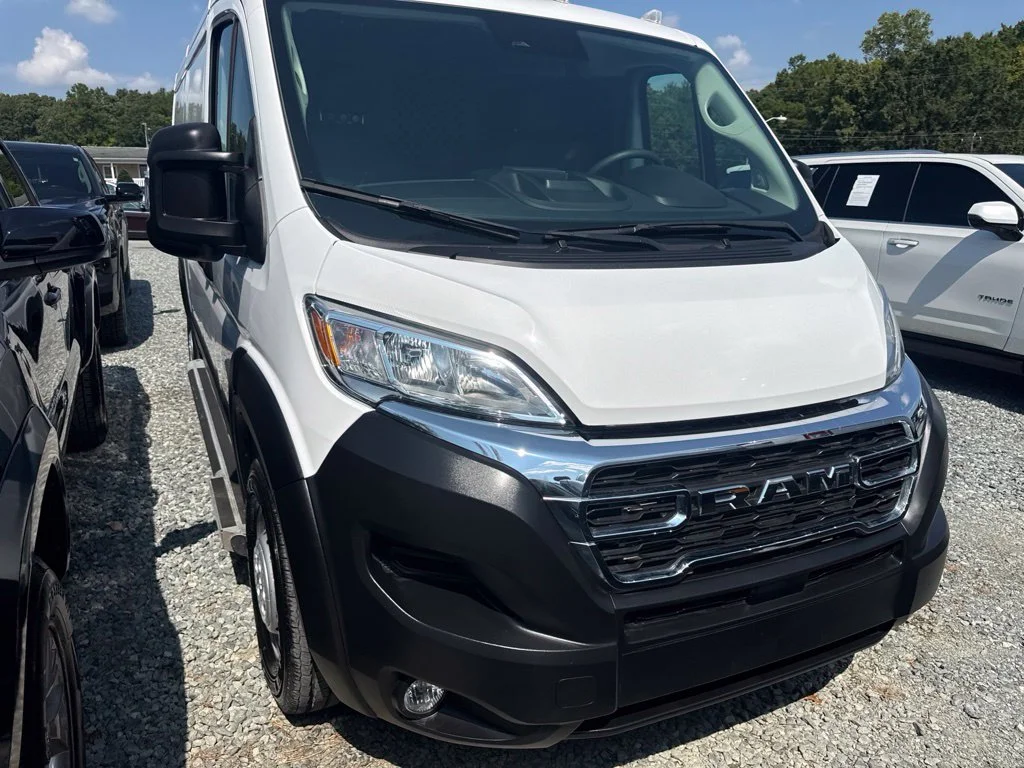 Used 2025 White Ram Base image 2