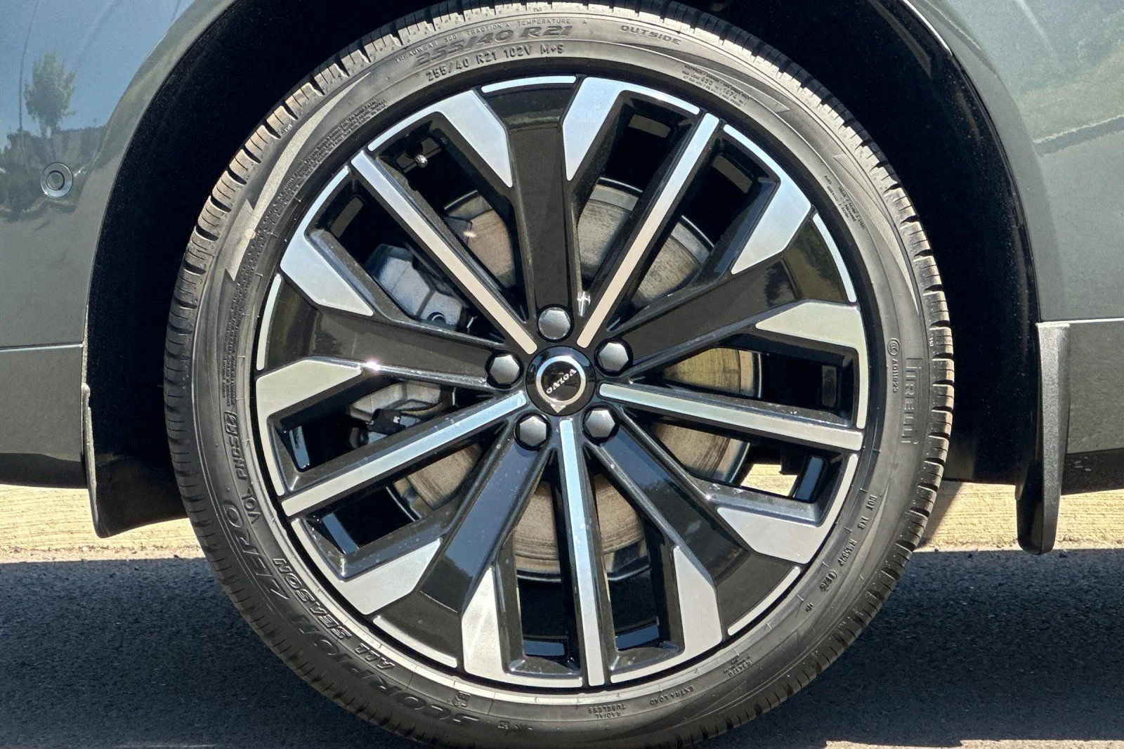 New 2026 Forest Lake Volvo Ultra image 25