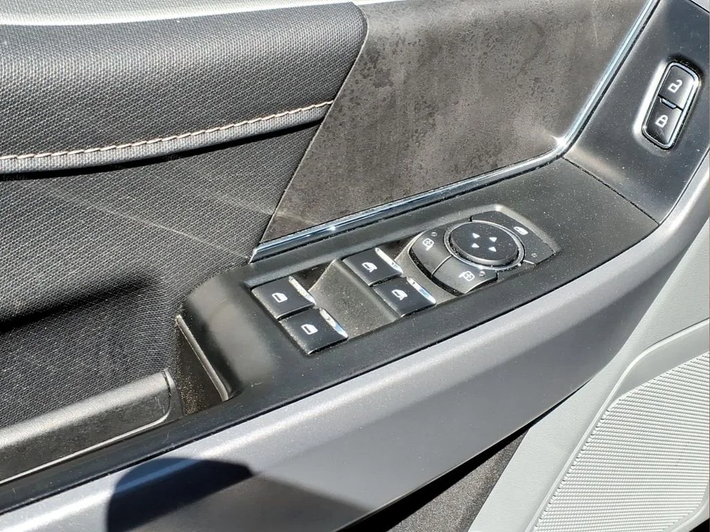 Used 2025 Gray Ford XLT image 20