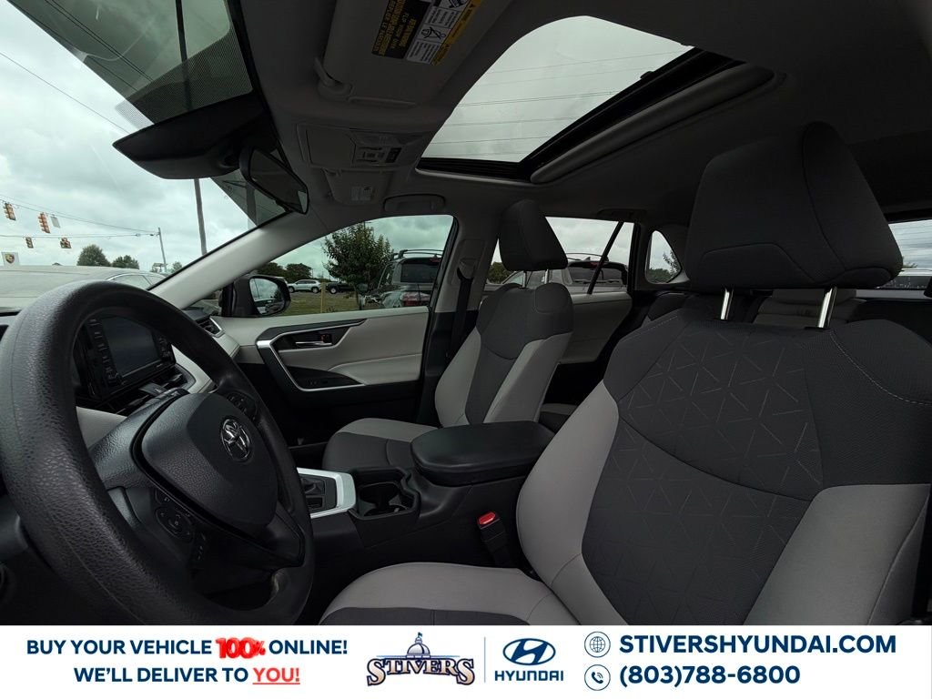 2021 Toyota RAV4 XLE - Photo 21