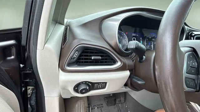 Used 2017 Gray Chrysler Touring L Plus image 21